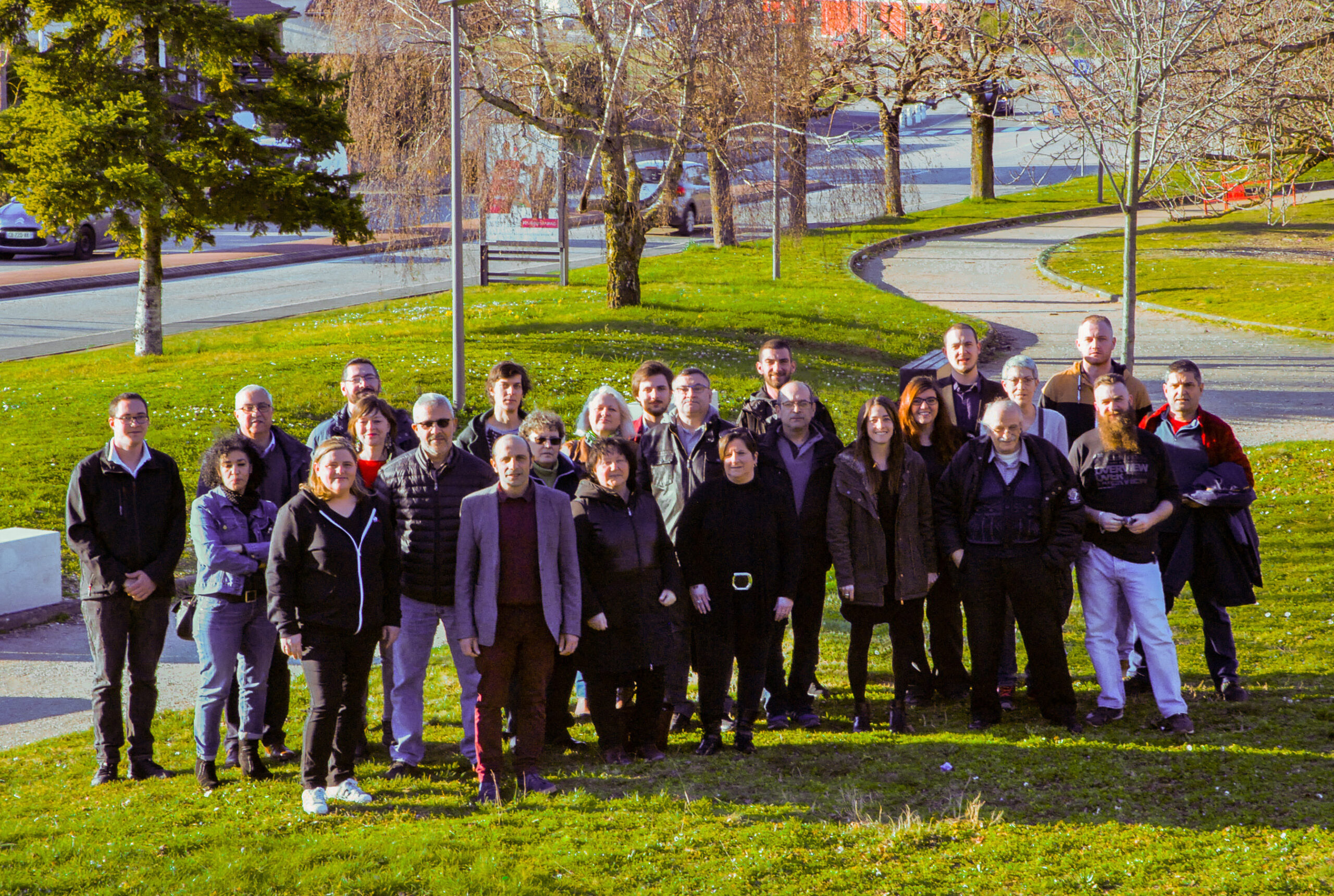 Nos colisitiers pris en photo sur la pelouse devant l’Espace 1500 à Ambérieu-en-Bugey